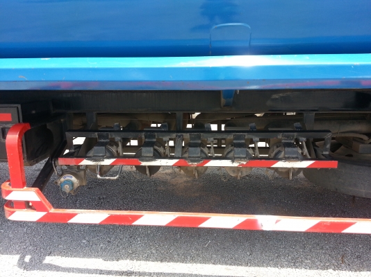 ขายหางเทเลอร์บรรทุกน้ำมัน