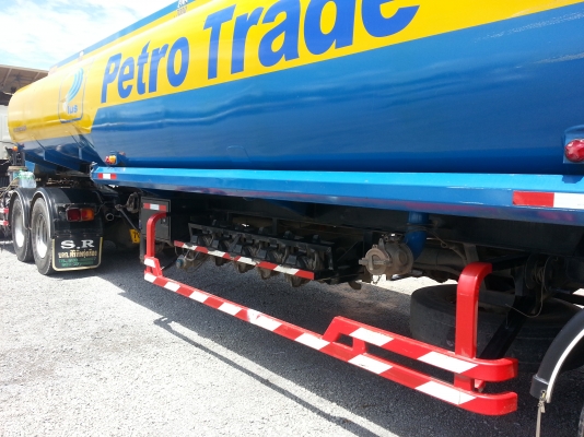 ขายหางเทเลอร์บรรทุกน้ำมัน