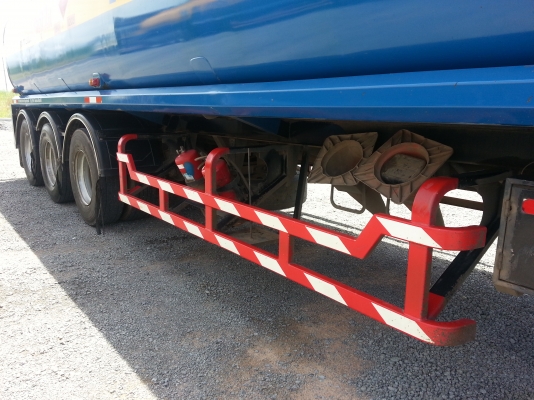 ขายหางเทเลอร์บรรทุกน้ำมัน