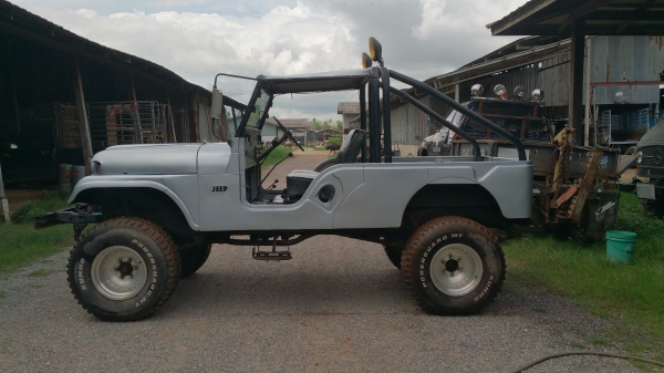 ขาย JEEP CJ6 JEEP KAISER เครื่องเบนซินJEEPเดิม มีวินส์เพลาหน้าเกียร์ขับ 4X4 รถยกล้อสูงแล้วยางใหญ่สีสวยทะเบียน JEEP แท้ พร้อมโอนรถเป็นชื่อของผมเองอยู่กับผมมากว่า 20 ปีแล้ว ขับพิษณุโลก-โคราชหลายเที่ยว รถเดิมสภาพสวย ตัดใจขาย 350,000