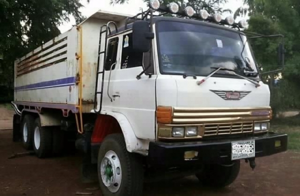 HINO F17 - 185 HP HO7C สิบล้อดั๊มพ์ 2 เพลา กระบะดั๊มพ์เหล็ก 12 ตันฝาข้างเหล็กแผ่นเรียบดั๊มพ์หน้าพระลาน เครื่องแน่นแรงดี มีสโลว์ครบพร้อม ภายในเก๋งคอนโซลสวย พวงมาลัยเพาเวอร์ ระบบเบรคทริ๊ปฟี้ ช่วงล่างคัชซีไม่มีแตกไม่มีบวม ยางสภาพดี 10 เส้นประมาณ 70\% พร้อมบรร HINO F17 - 185 HP HO7C สิบล้อดั๊มพ์ 2 เพลา กระบะดั๊มพ์เหล็ก 12 ตันฝาข้างเหล็กแผ่นเรียบดั๊มพ์หน้าพระลาน เครื่องแน่นแรงดี มีสโลว์ครบพร้อม ภายในเก๋งคอนโซลสวย พวงมาลัยเพาเวอร์ ระบบเบรคทริ๊ปฟี้ ช่วงล่างคัชซีไม่มีแตกไม่มีบวม ยางสภาพดี 10 เส้นประมาณ 70\% พร้อมบรร