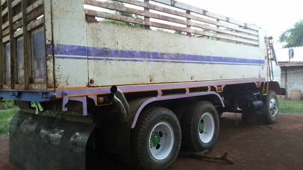 HINO F17 - 185 HP HO7C สิบล้อดั๊มพ์ 2 เพลา กระบะดั๊มพ์เหล็ก 12 ตันฝาข้างเหล็กแผ่นเรียบดั๊มพ์หน้าพระลาน เครื่องแน่นแรงดี มีสโลว์ครบพร้อม ภายในเก๋งคอนโซลสวย พวงมาลัยเพาเวอร์ ระบบเบรคทริ๊ปฟี้ ช่วงล่างคัชซีไม่มีแตกไม่มีบวม ยางสภาพดี 10 เส้นประมาณ 70\% พร้อมบรร HINO F17 - 185 HP HO7C สิบล้อดั๊มพ์ 2 เพลา กระบะดั๊มพ์เหล็ก 12 ตันฝาข้างเหล็กแผ่นเรียบดั๊มพ์หน้าพระลาน เครื่องแน่นแรงดี มีสโลว์ครบพร้อม ภายในเก๋งคอนโซลสวย พวงมาลัยเพาเวอร์ ระบบเบรคทริ๊ปฟี้ ช่วงล่างคัชซีไม่มีแตกไม่มีบวม ยางสภาพดี 10 เส้นประมาณ 70\% พร้อมบรร