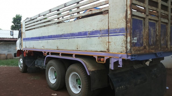 HINO F17 - 185 HP HO7C สิบล้อดั๊มพ์ 2 เพลา กระบะดั๊มพ์เหล็ก 12 ตันฝาข้างเหล็กแผ่นเรียบดั๊มพ์หน้าพระลาน เครื่องแน่นแรงดี มีสโลว์ครบพร้อม ภายในเก๋งคอนโซลสวย พวงมาลัยเพาเวอร์ ระบบเบรคทริ๊ปฟี้ ช่วงล่างคัชซีไม่มีแตกไม่มีบวม ยางสภาพดี 10 เส้นประมาณ 70\% พร้อมบรร HINO F17 - 185 HP HO7C สิบล้อดั๊มพ์ 2 เพลา กระบะดั๊มพ์เหล็ก 12 ตันฝาข้างเหล็กแผ่นเรียบดั๊มพ์หน้าพระลาน เครื่องแน่นแรงดี มีสโลว์ครบพร้อม ภายในเก๋งคอนโซลสวย พวงมาลัยเพาเวอร์ ระบบเบรคทริ๊ปฟี้ ช่วงล่างคัชซีไม่มีแตกไม่มีบวม ยางสภาพดี 10 เส้นประมาณ 70\% พร้อมบรร