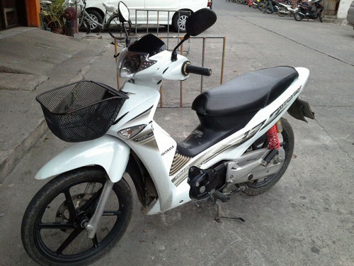 Wave 125 i ปี 53 รถบ้าน เดิมๆ เครื่องแน่นๆ หลุดจำนำ ไม่มีเล่ม แต่มีสำเนาหน้าเล่ม และสัญญาซื้อขายให้ เหมาะสำหรับใช้งานตจว. หรือขายต่อ คุ้มแน่นอนจ้า ราคาต่อรองกันได้