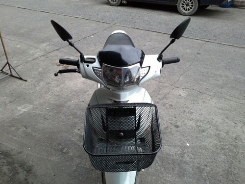 Wave 125 i ปี 53 รถบ้าน เดิมๆ เครื่องแน่นๆ หลุดจำนำ ไม่มีเล่ม แต่มีสำเนาหน้าเล่ม และสัญญาซื้อขายให้ เหมาะสำหรับใช้งานตจว. หรือขายต่อ คุ้มแน่นอนจ้า ราคาต่อรองกันได้