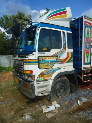 ขายสิบล้อโปรเฟีย เครื่อง PO9C 315 Hp