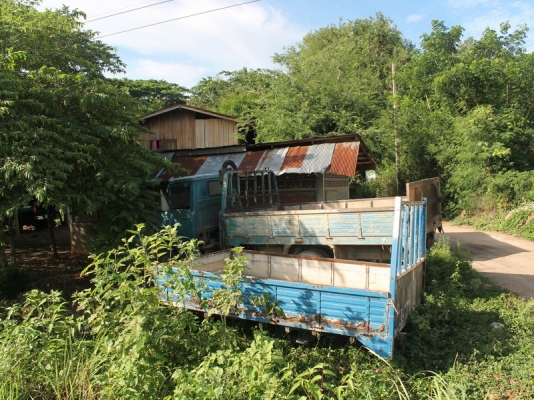 ขายกระบะรถสี่ล้อกลางครับ รุ่นไดน่าครับ ขายไม่แพงกระบะอยู่จังหวัดน่านครับ