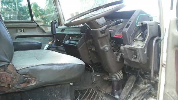 MITSUBISHI FUSO FN527 TURBO - 220 HP 6D16 TF0273 สิบล้อ 2 เพลา กระบะเหล็กคอกสูงเกษตรไม่ดั๊มพ์สภาพสวย เครื่องแน่นแรงดี หัวเก๋งสีสันบางเดิมๆภายในเก๋งคอนโซลสวยครบ หัวยกไฟฟ้า แอร์ พวงมาลัยเพาเวอร์ ระบบเบรคทริ๊ปฟี้ ช่วงล่างคัชซีสวยเบรคใหญ่แล้ว ยางสภาพดี 70\% พร MITSUBISHI FUSO FN527 TURBO - 220 HP 6D16 TF0273 สิบล้อ 2 เพลา กระบะเหล็กคอกสูงเกษตรไม่ดั๊มพ์สภาพสวย เครื่องแน่นแรงดี หัวเก๋งสีสันบางเดิมๆภายในเก๋งคอนโซลสวยครบ หัวยกไฟฟ้า แอร์ พวงมาลัยเพาเวอร์ ระบบเบรคทริ๊ปฟี้ ช่วงล่างคัชซีสวยเบรคใหญ่แล้ว ยางสภาพดี 70\% พร