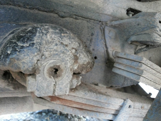 ***ขายแล้วครับขอบคุณ Truck2hand ขายตัด6ล้อ isuzu ks 110hp 4bd1 110แรงฝาขาวยอดนิยม หัวยกได้ พ.พาวเวอร์ ช่วงล่างเดิม คัสซีมีตำหนิ 1จุดปะมา (ตามรูป) ยาง7.50 คู่หน้าดี หลังพอใช้ เกียร์ดี เบรคดี ระบบไฟปกติ เก็บนิดหน่อย พร้อมใช้ เอกสารเล่มทะเบียน ราคาต่อรองได้เ