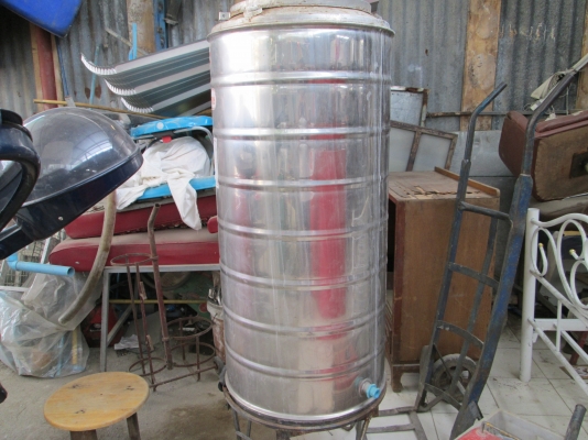 แทงก์น้ำขนาดเล็ก  ไม่รั่ว  ไม่ซึม   มีขาตั้งพร้อม   ราคา2800บาท