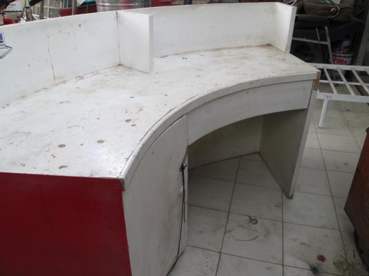 เคาท์เตอร์ ทรงสวยงาม ร้านเสริมสวย สารพัดประโยขน์2200บาท