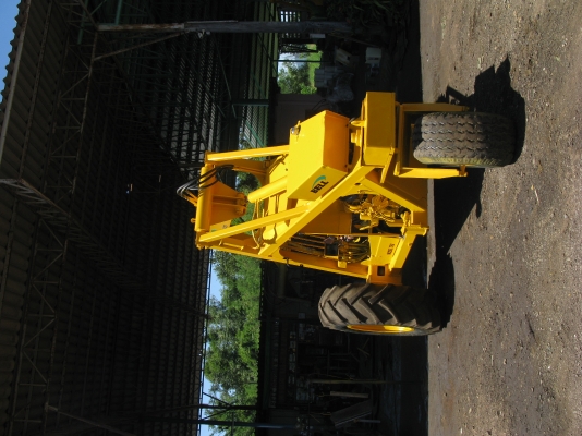 ขายรถคีบอ้อยเบล (BELL) แท้ มือสองจากต่างประเทศ ขายรถคีบอ้อยเบล (BELL) แท้ มือสองจากต่างประเทศ