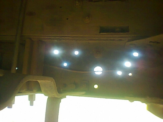 ขาย 6 ล้อ NPR คัสซีสวยตลอดเส้น เครื่อง 4BE1 110 แรงม้า เกียร์สั้น ยกหัวได้ ยางใหม่ 6 เส้น พวงมาลัยพาวเวอร์ ทะเบียนเต็มพร้อมโอน