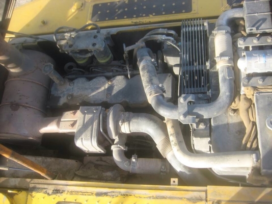 รถขุด KOMATSU PC200-8 S/N C8014x  รถสวย มีทะเบียนครบ.