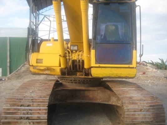 รถขุด KOMATSU PC200-8 S/N C8014x  รถสวย มีทะเบียนครบ.