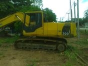 ขายด่วน รถแบ็คโฮ พีซี 200 รุ่น5 คอนโทรลสั้น ขาย 660,000 สนใจ ติดต่อ 086-1336693