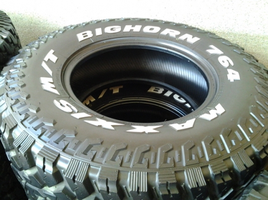 ยาง maxxis 764 ปี2011 ดอกยังสวยๆครับ