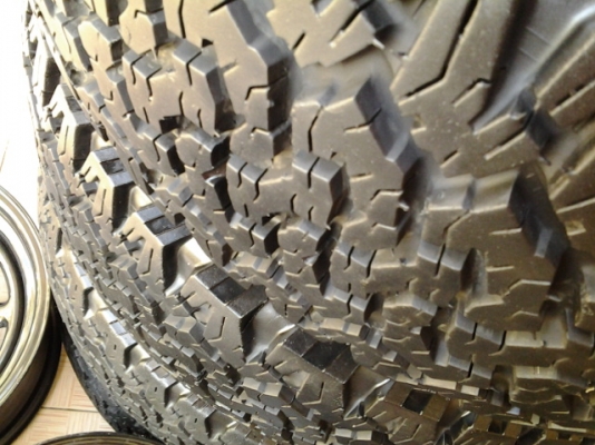 ยาง maxxis 764 ปี2011 ดอกยังสวยๆครับ