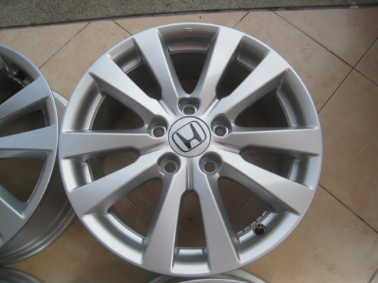 ขายล้อแม็ก Honda civic fb ป้ายแดง 16"x6.5" et45 5รู114.3 สภาพสวยๆๆครับ ไม่มีคด ไม่มีดุ้งครับ  สนใจติดต่อเล็กคลองสามครับ (081-3747940)