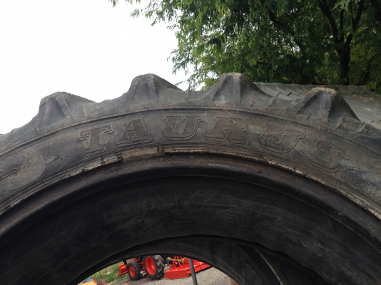 ขายยางหลังฟอร์ด