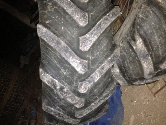 ขายยางหลังฟอร์ด