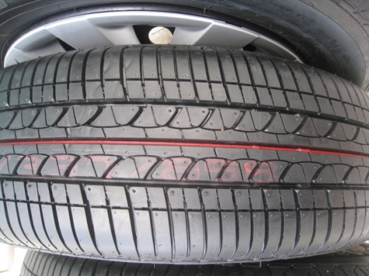 ขายกะทะล้อ Suzuki 4รู100+ ฝาครอบ + ยางป้ายแดง 175/65r15 ปี13 ตอนนี้มีอยู่ 4 ชุดครับ ปี0513,1113,2413,2613   (081-3747940)