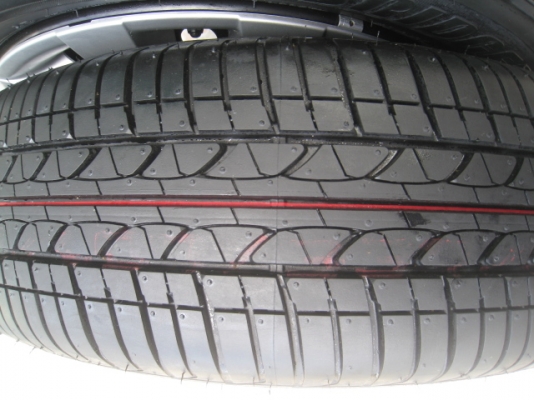ขายกะทะล้อ Suzuki 4รู100+ ฝาครอบ + ยางป้ายแดง 175/65r15 ปี13 ตอนนี้มีอยู่ 4 ชุดครับ ปี0513,1113,2413,2613   (081-3747940)