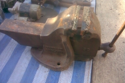 สภาพพร้อมใช้งานครับขนาด 6 นิ้วไม่คอนครับแน่นครับราคานี้คุ้มครับเมคอินอังกฤษครับ