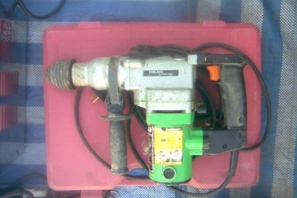 แย๊กสกัดคอนกรีตพร้อมกล่องสภาพเดิมครับพร้อมใช้ครับมีกล่องและมีดอก  2  ดอกครับราคานี้คุ้มครับใช้ยาวครับรุ่นนี้