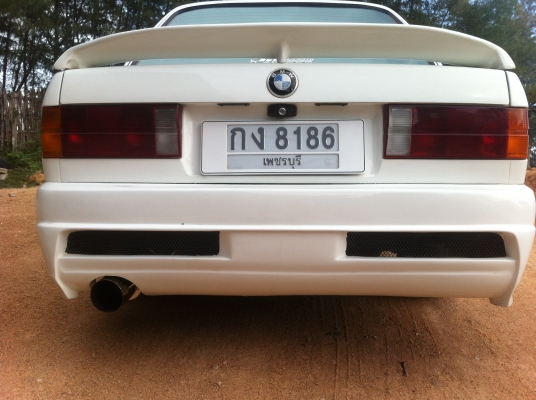 BMW 316i สีขาว