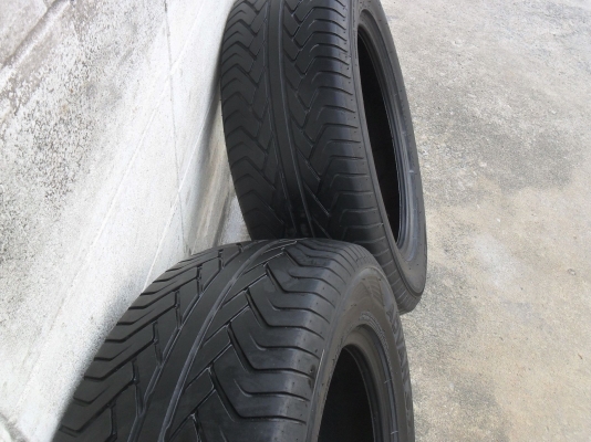 ยาง 235/60R18 สวยๆ 4 เส้น ราคา 3500 บาท