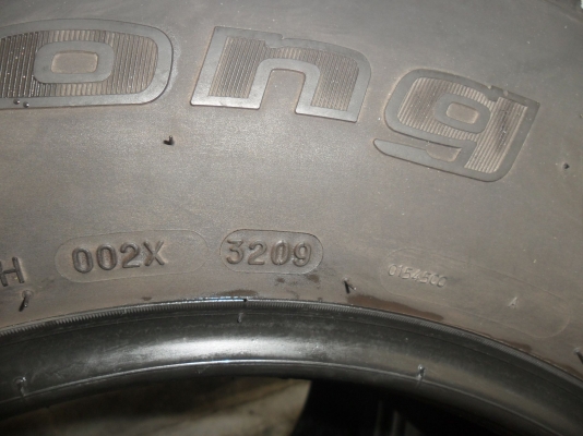 ยาง 245/70R16 สวยๆ 4 เส้น ราคา 2400 บาท