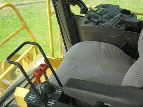 รถตัดอ้อยมือสอง Cameco 04 ล้อยาง จากลุยซ์เซียน่า 6,800,000 บาทเท่านั้น