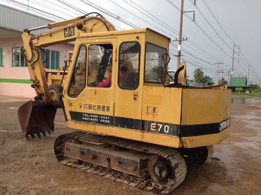 รถแบคโฮ CAT E70