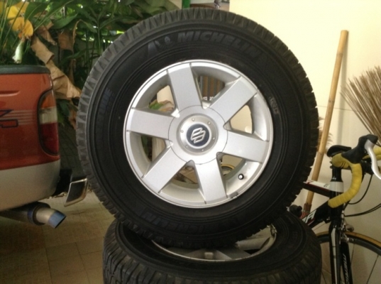 ยางมิชลิน235/70r16