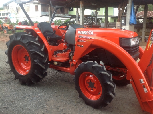 ปัญญาแทรคเตอร์มาแล้ว...นางฟ้า ครับ คูโบต้า L4508 DI ทำงานเพียง 953 ชม. พร้อม ใบมีดคานบนรุ่นใหม่ SD180 , โรตาลี่ตราช้าง RX 180