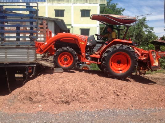 ปัญญาแทรคเตอร์มาแล้ว...นางฟ้า ครับ คูโบต้า L4508 DI ทำงานเพียง 953 ชม. พร้อม ใบมีดคานบนรุ่นใหม่ SD180 , โรตาลี่ตราช้าง RX 180