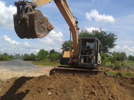 ขายด่วน KOMATSU PC100-3 สภาพพร้อมใช้งานเครื่องดีปั้มดี กำลังแรงฉีกเลี้ยวได้สบายรถสภาพสวย เอกสารใบอินวอยซ์