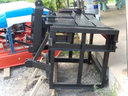 ขายโต๊ะเลื่อยไม้ ติดท้ายแทรคเตอร์