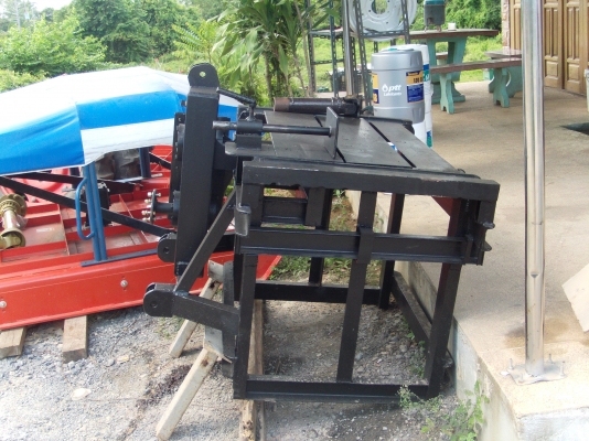 ขายโต๊ะเลื่อยไม้ ติดท้ายแทรคเตอร์