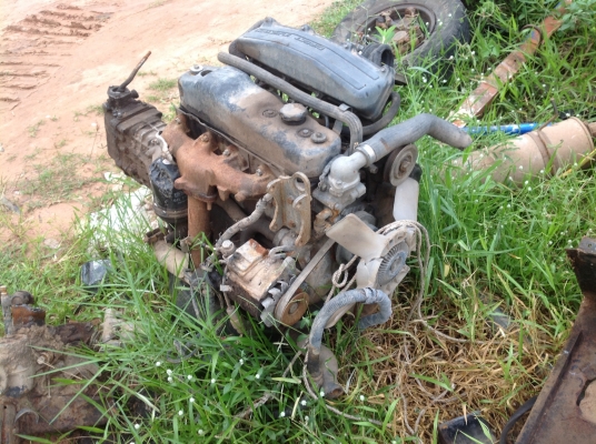 ขายเครื่อง Isuzu.  4JA. 2.5. มังกรดำ ติดรถมัสด้า ปี 38 พร้อมเกียร์