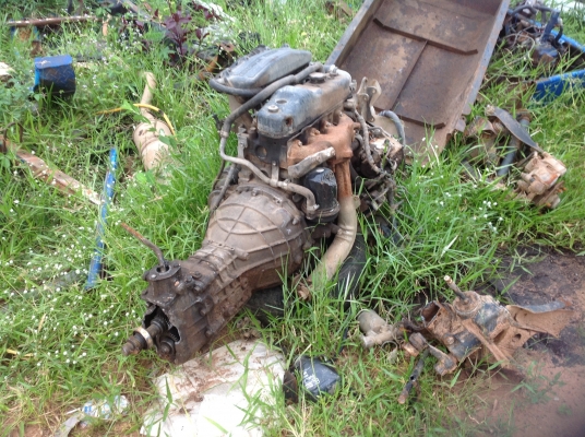 ขายเครื่อง Isuzu.  4JA. 2.5. มังกรดำ ติดรถมัสด้า ปี 38 พร้อมเกียร์