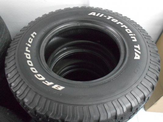 ขายยาง BF All -Terrain 265/75/16 ปี 06 สภาพพร้อมใช้ 1 ชุด/ใส่-ถ่วงฟรีค่ะ