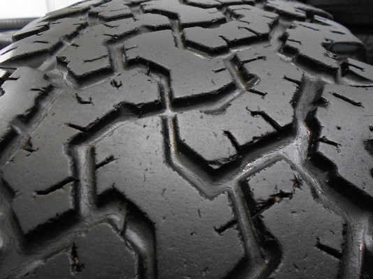 ขายยาง BF All -Terrain 265/75/16 ปี 06 สภาพพร้อมใช้ 1 ชุด/ใส่-ถ่วงฟรีค่ะ