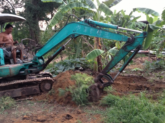 ขาย pc25 -7 สภาพเดิม สีเดิมๆเครื่อง แน่น เอวดี 220000 ครับ