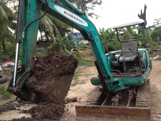 ขาย pc25 -7 สภาพเดิม สีเดิมๆเครื่อง แน่น เอวดี 220000 ครับ