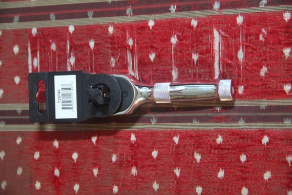 ด้ามขันฟรี สำหรับงานที่แคบ AmPro 72 Teeth