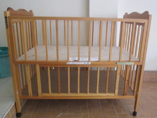 ขออนุญาตขายเตียงนอนเด็ก เตียงไม้ 2 ชั้นครับ 2700 บาทพร้อมส่งทั่วไทยครับ