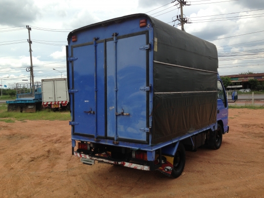 4ล้ออีซูซุNKR 100 HPทะเบียนไม่ติดเวลา(รถห้าง)