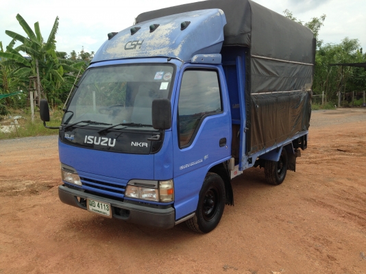 4ล้ออีซูซุNKR 100 HPทะเบียนไม่ติดเวลา(รถห้าง)